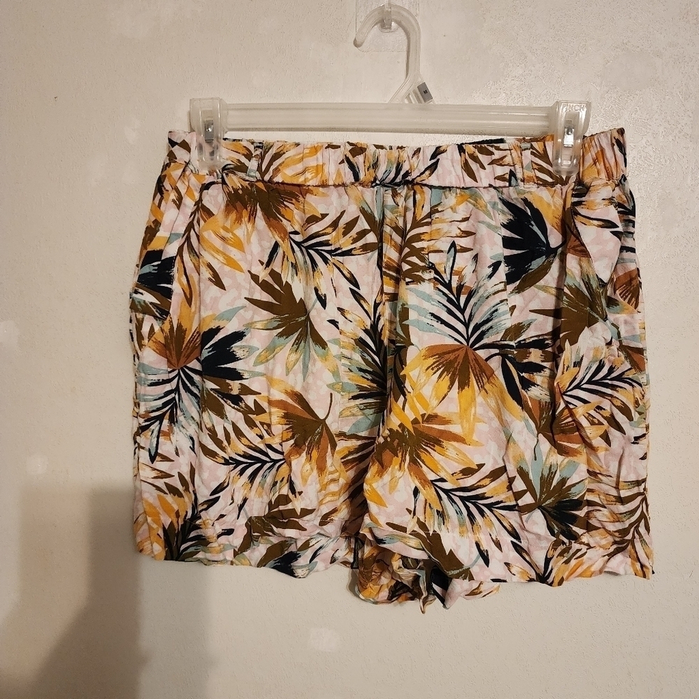 Jessica Simpson Floral Stretchy 3" Shorts Viscose Size 1X With Pockets